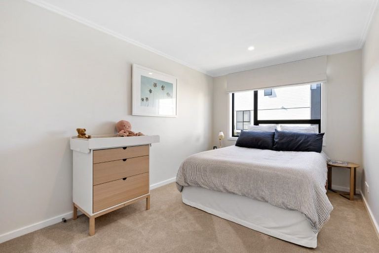 Photo of property in 26 Marine Parade, Hobsonville, Auckland, 0616