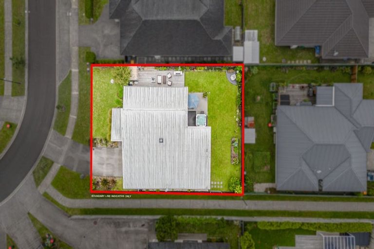 Photo of property in 11 Fred White Drive, Kumeu, 0810