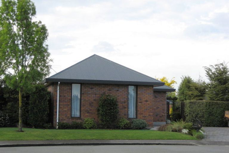 Photo of property in 19 Melford Close, Rangiora, 7400