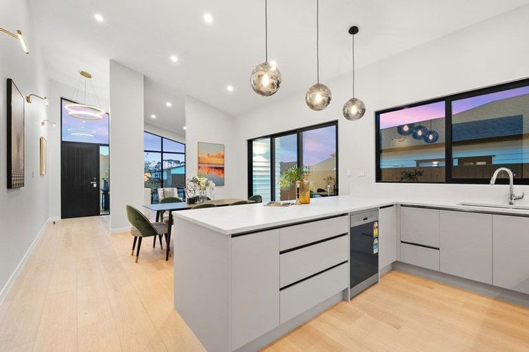 Photo of property in 24 Tipu Crescent, Wainui, 0992