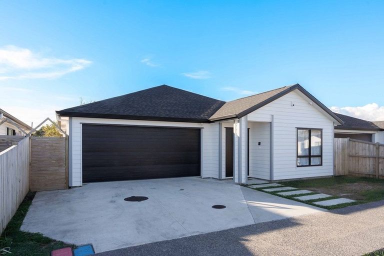 Photo of property in 3 Silver Beech Street, Takanini, 2110