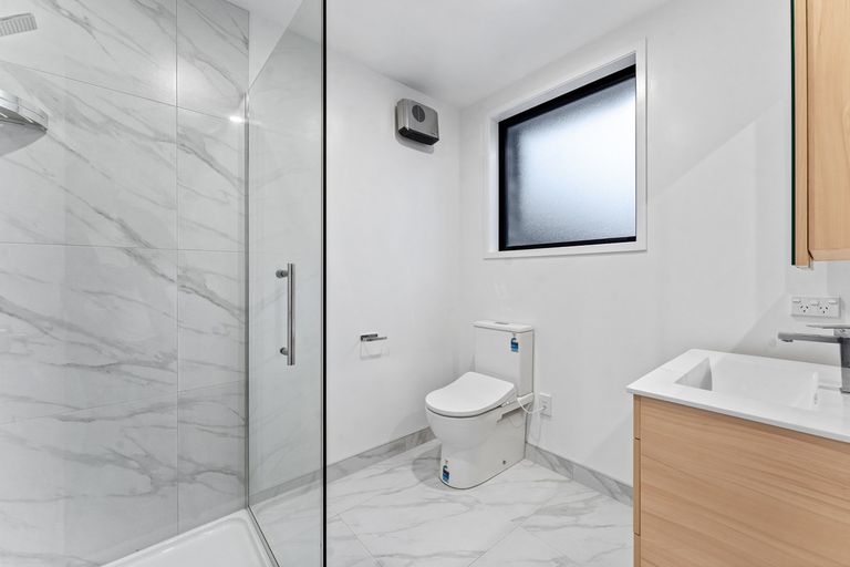 Photo of property in 16/10 Fathom Place, Te Atatu Peninsula, Auckland, 0610