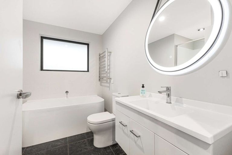 Photo of property in 9 Rehua Place, Waiwhakaiho, New Plymouth, 4312