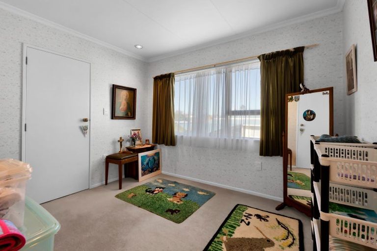 Photo of property in 1 Towai Street, Inglewood, 4330