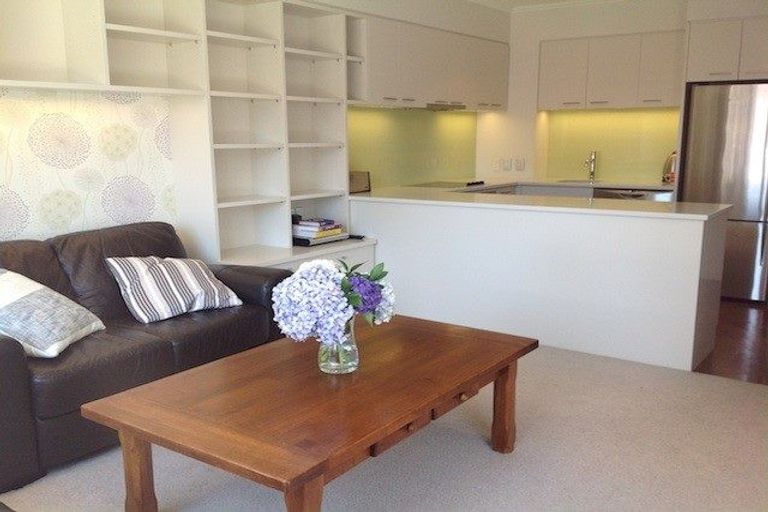 Photo of property in Sanctum Apartment, 10 Ebor Street, Te Aro, Wellington, 6011