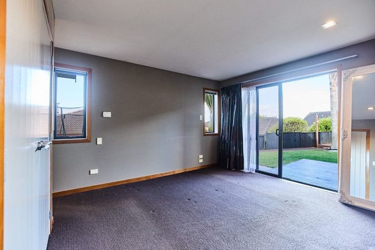 Photo of property in 17 Fernloche Place, Flat Bush, Auckland, 2016