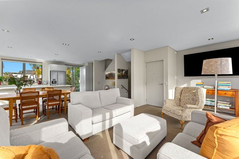 Photo of property in Montrose Villas, 441c Beach Road, Mairangi Bay, Auckland, 0630