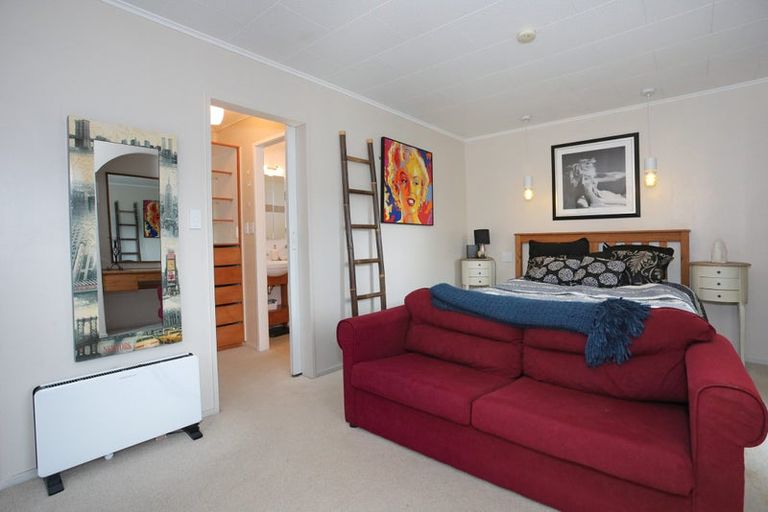 Photo of property in 10 Aitken Street, Bulls, 4818
