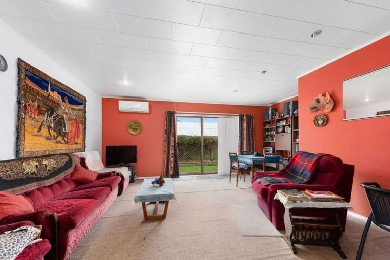Photo of property in 42f2- Ebdentown Street, Ebdentown, Upper Hutt, 5018