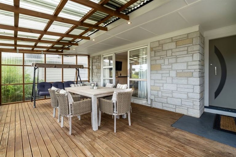 Photo of property in 44 Kohekohe Street, New Lynn, Auckland, 0600