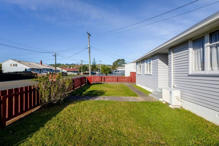 Photo of property in 10 Miranda Street, Cannons Creek, Porirua, 5024