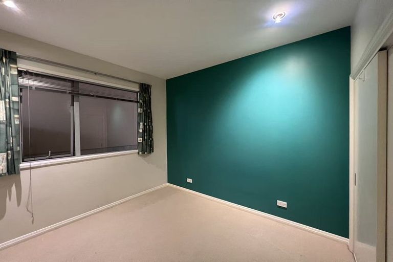 Photo of property in 19 East Coast Road, Milford, Auckland, 0620