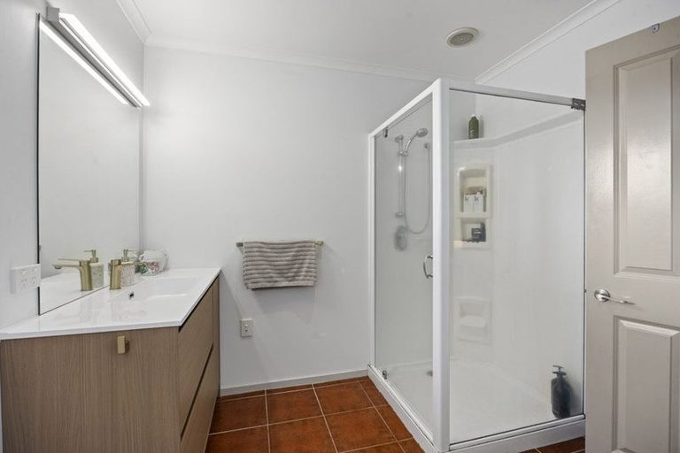Photo of property in 1 Orlando Close, Frankleigh Park, New Plymouth, 4310