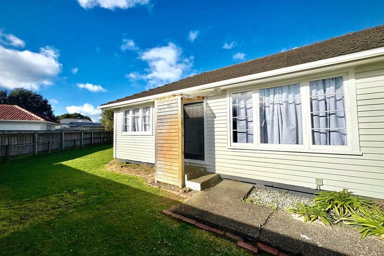 Photo of property in 4/3 Huia Grove, Elderslea, Upper Hutt, 5018