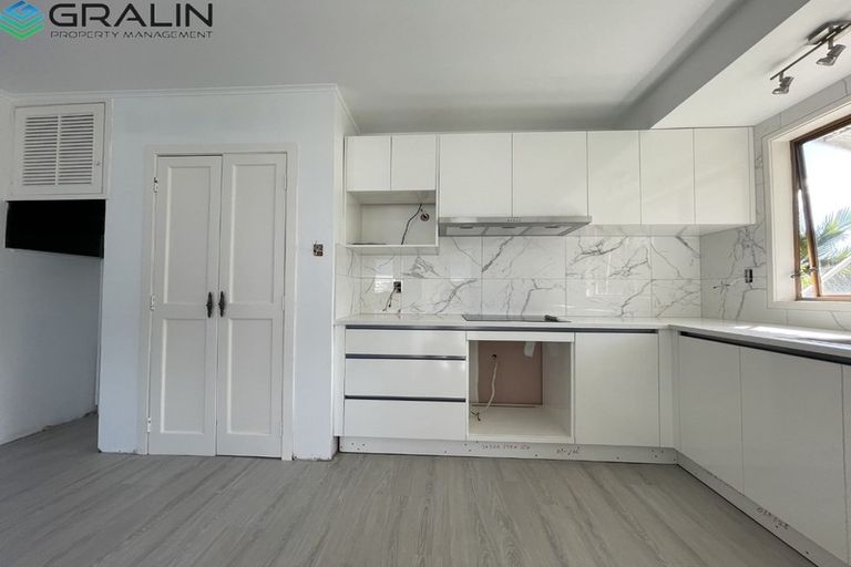 Photo of property in 101 Matipo Road, Te Atatu Peninsula, Auckland, 0610