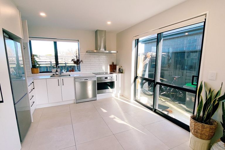 Photo of property in 27 Piripiri Place, Broomfield, Christchurch, 8042