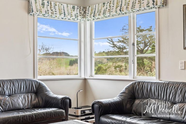 Photo of property in 13 View Street, Maungaturoto, 0520