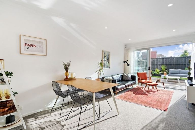 Photo of property in 10 Shelduck Way, Hobsonville, Auckland, 0616