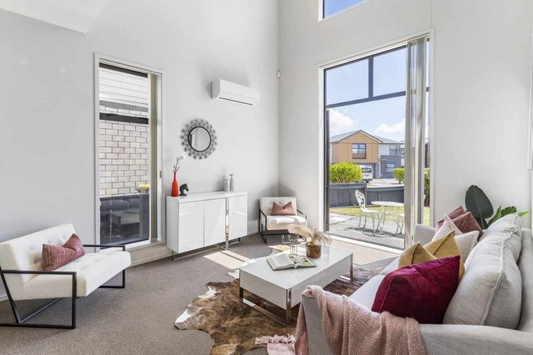 Photo of property in 16 Hirimate Place, Flat Bush, Auckland, 2019