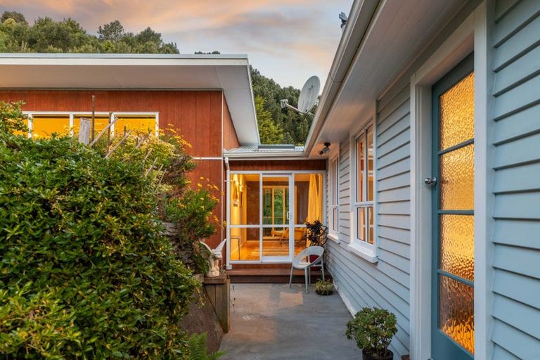 Photo of property in 46 Cornwall Road, Lyttelton, 8082