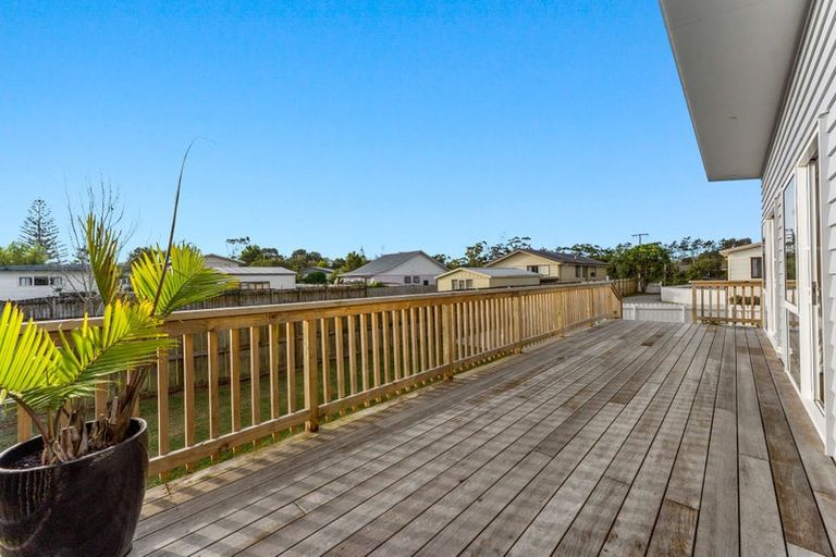 Photo of property in 6 Te Moau Avenue, Parakai, 0830