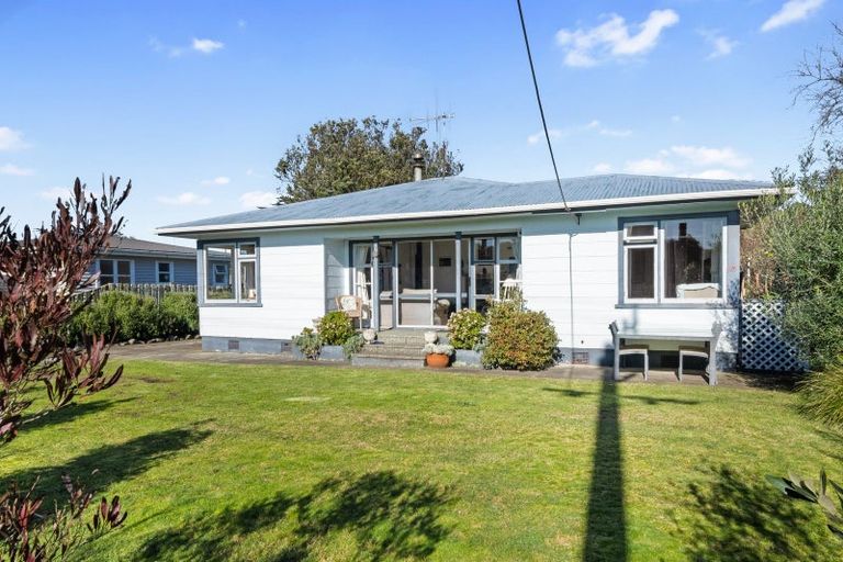 Photo of property in 555 Waitarere Beach Road, Waitarere Beach, Levin, 5510