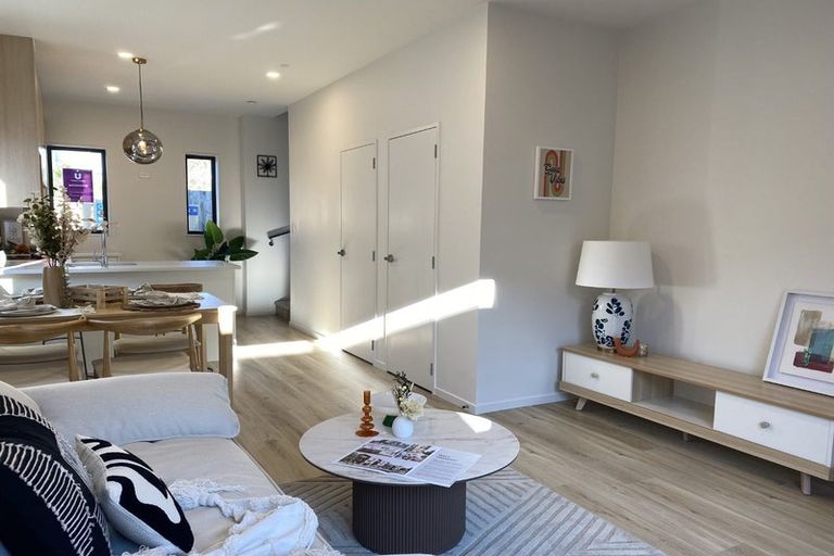 Photo of property in 15 Paetai Lane, Te Atatu Peninsula, 0610