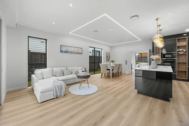 Photo of property in 39 Park Green Avenue, Rosehill, Papakura, 2113