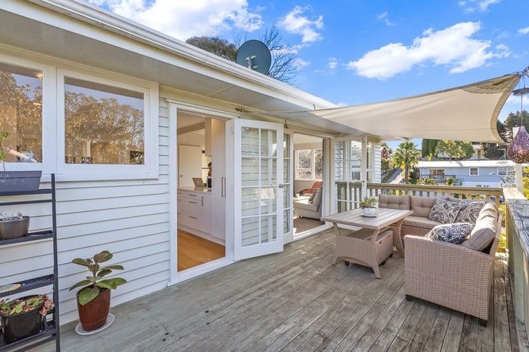 Photo of property in 39 Japonica Drive, Beach Haven, Auckland, 0626