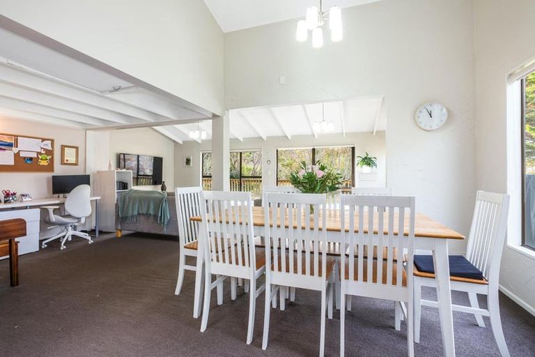 Photo of property in 22 Solander Place, Whitby, Porirua, 5024