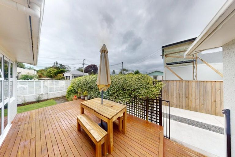 Photo of property in 9a Saint Leonard Street, Saint Johns Hill, Whanganui, 4501