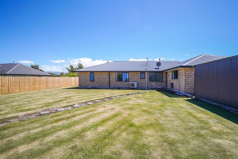 Photo of property in 6 Willowside Place, Amberley, 7410
