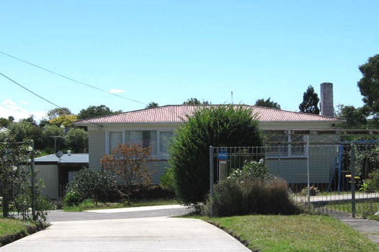 Photo of property in 18 Kokiri Street, Te Atatu South, Auckland, 0610