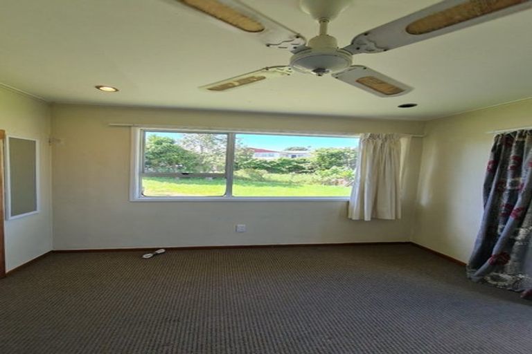 Photo of property in 583 Massey Road, Mangere, Auckland, 2022
