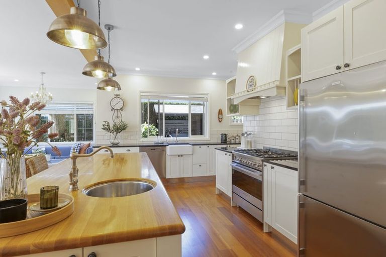 Photo of property in 8b Sampson Avenue, Waiwhakaiho, New Plymouth, 4312