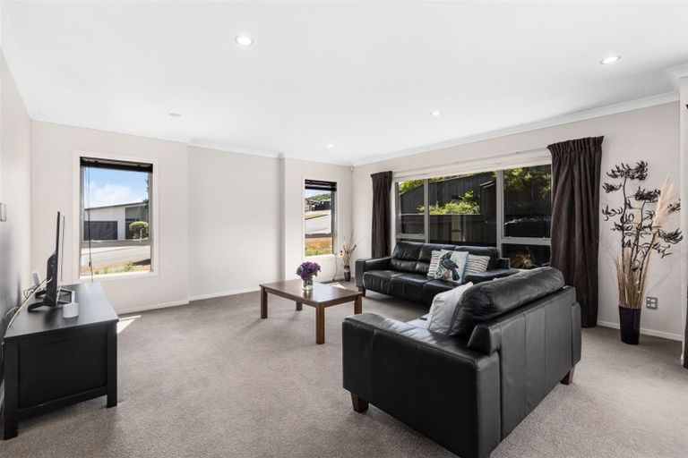 Photo of property in 7 Sumner Terrace, Aotea, Porirua, 5024