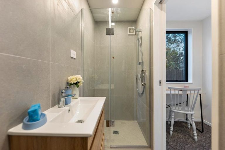 Photo of property in 4202e Great North Road, Glendene, Auckland, 0602