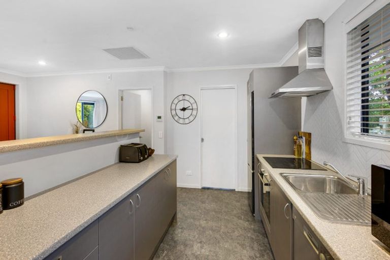 Photo of property in 12 Binstead Place, Avondale, Christchurch, 8061