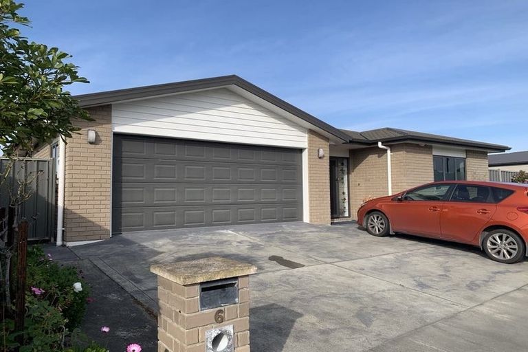 Photo of property in 6 Lindis Place, Poraiti, Napier, 4112