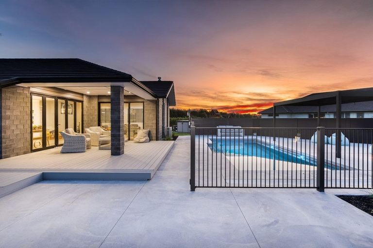 Photo of property in 15 Mike Smith Drive, Cambridge, 3434