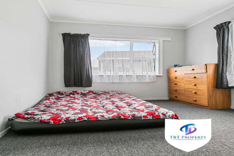 Photo of property in 38 Great South Road, Papakura, 2110