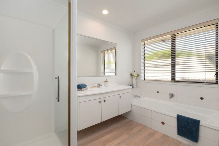 Photo of property in 49 Gibson Place, Papamoa Beach, Papamoa, 3118
