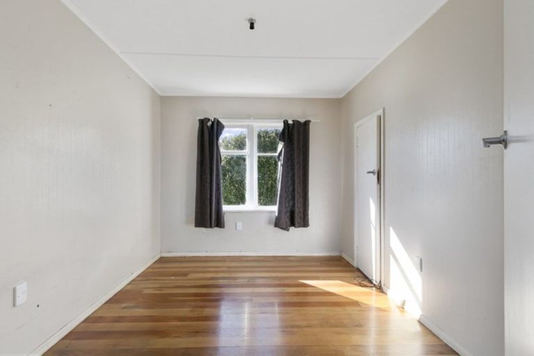 Photo of property in 17 Mckay Street, Wainuiomata, Lower Hutt, 5014