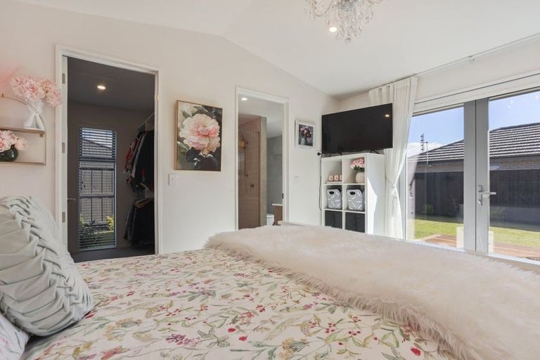 Photo of property in 43 Chambers Avenue, Woodend, 7610