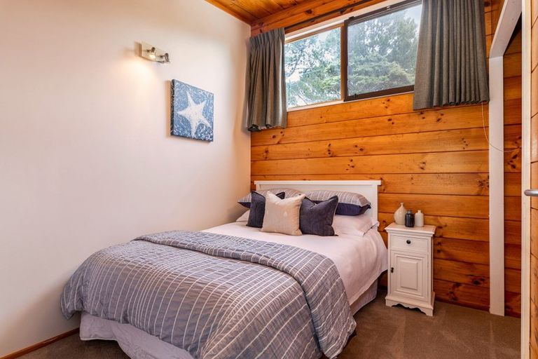 Photo of property in 18 Kawaka Street, Titirangi, Auckland, 0604