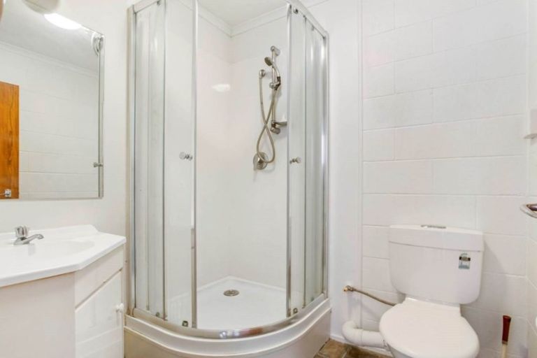 Photo of property in 10 Kereru Street, Henderson, Auckland, 0612