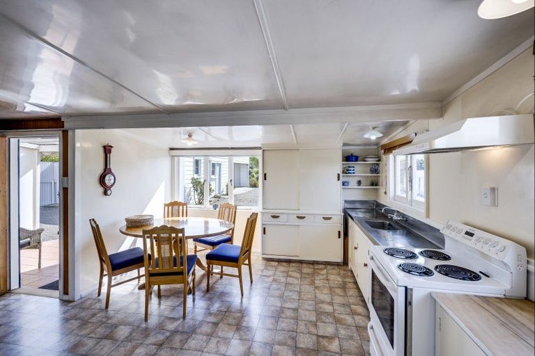 Photo of property in 36 Airini Road, Waimarama, Havelock North, 4294