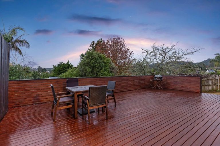 Photo of property in 16 Kashmir Road, Glen Eden, Auckland, 0602