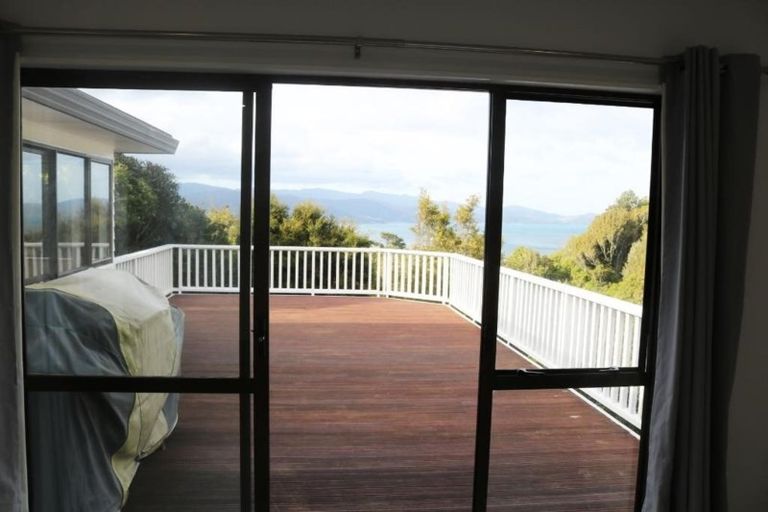 Photo of property in 35 Camellia Terrace, Maungaraki, Lower Hutt, 5010
