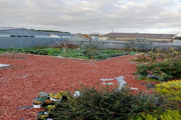 Photo of property in 11 Iredale Road, Hawera, 4610